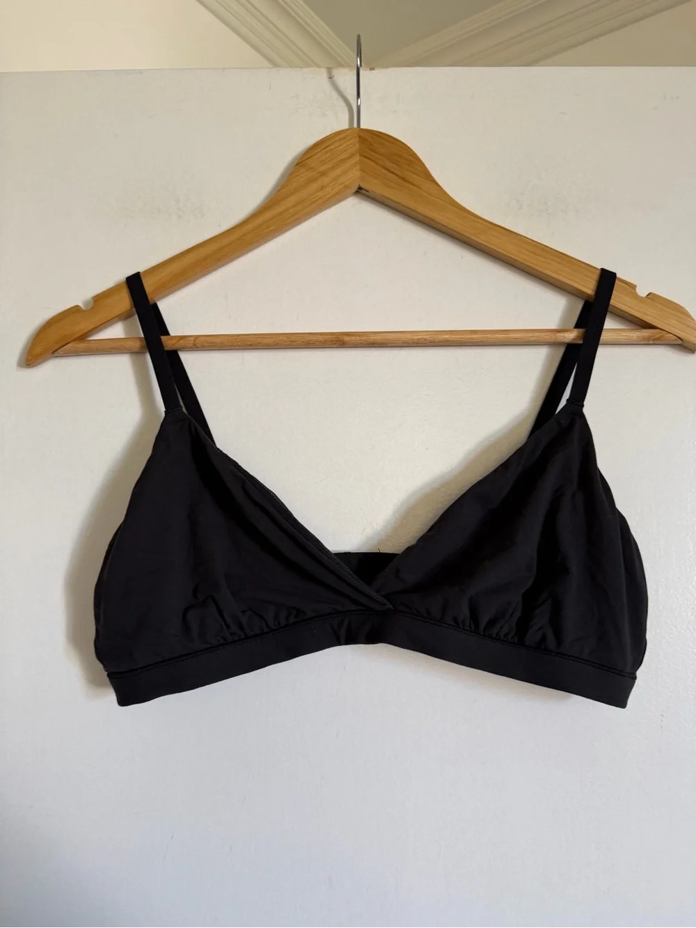 SKIMS Onyx Black Wear Everywhere Comfy Unpadded No Wire Bralette Clasp size L - Picture 2 of 5